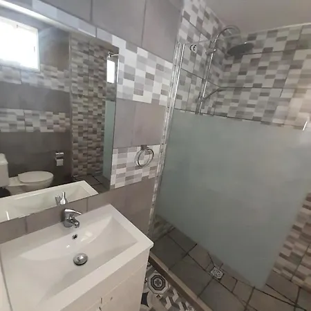Ibiza Independent Bedroom And Bathroom ホームステイ *